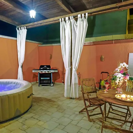 Lunamia&pool Nyaraló *